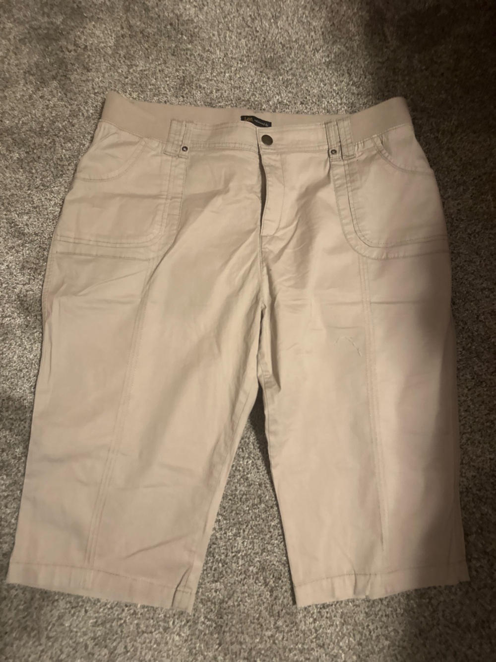 Lee Women’s Capris in Light Khaki